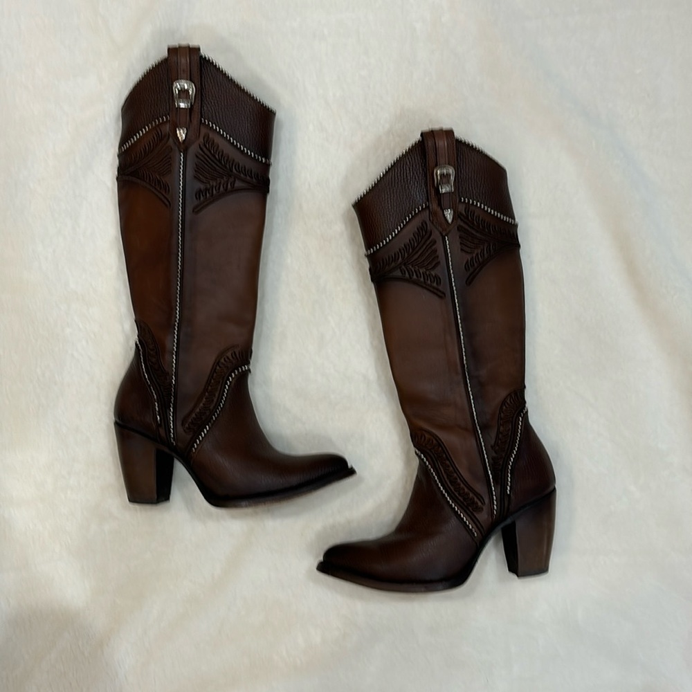 Beautiful Cuadra woman boots